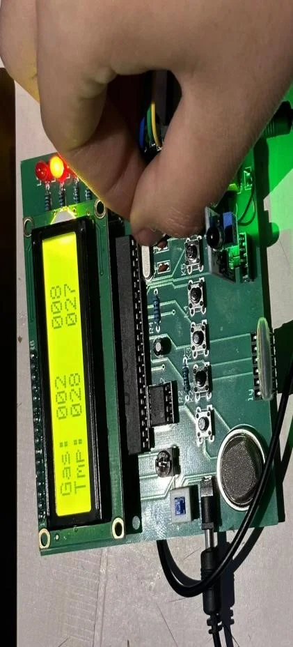 基于单片机的矿区火灾监测系统设计