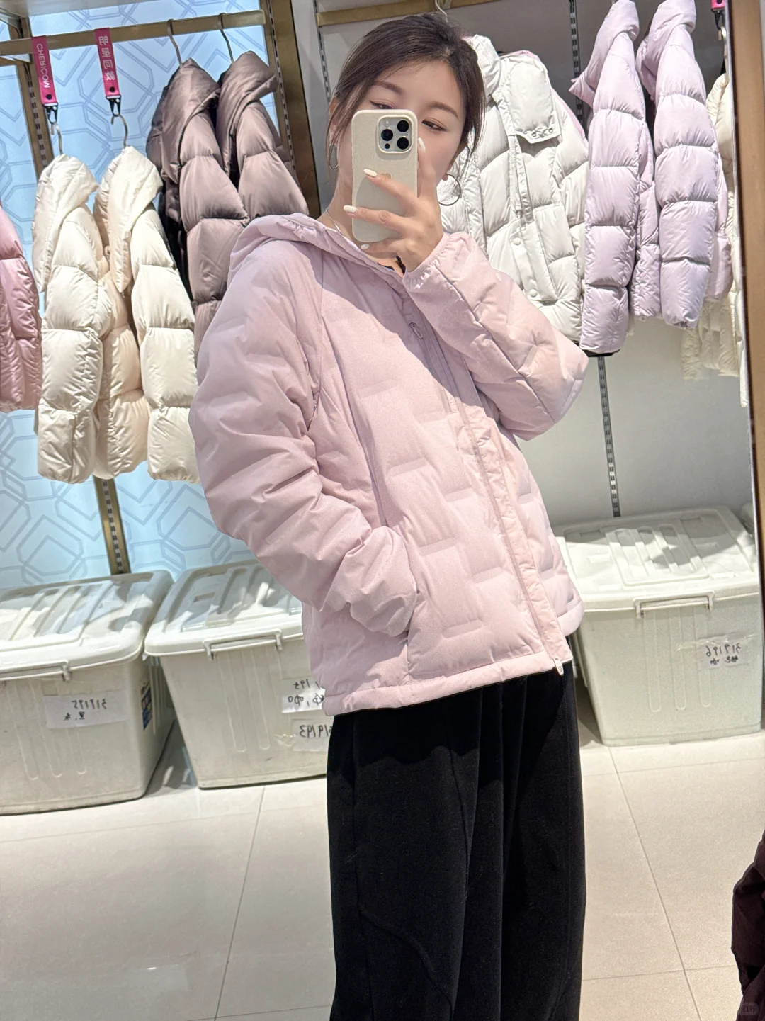 【爆款揭秘?】这件羽绒服竟然“缝”都没有？