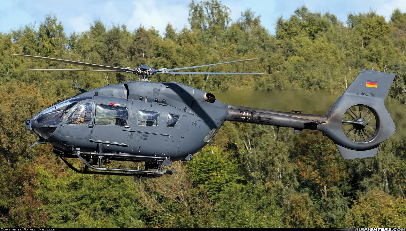 轻型直升机典型EC-645?