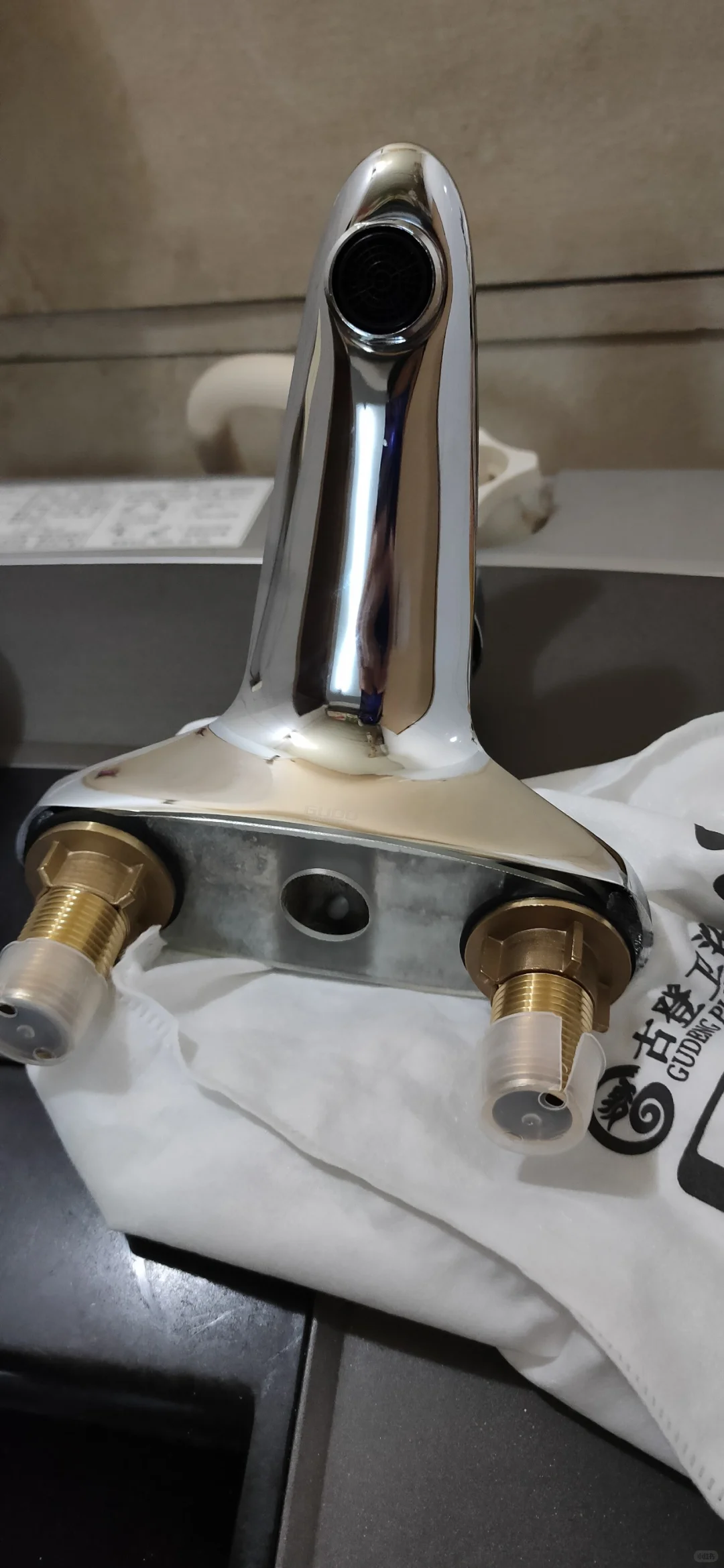 线下品牌水龙头价格至少是线上的十倍以上