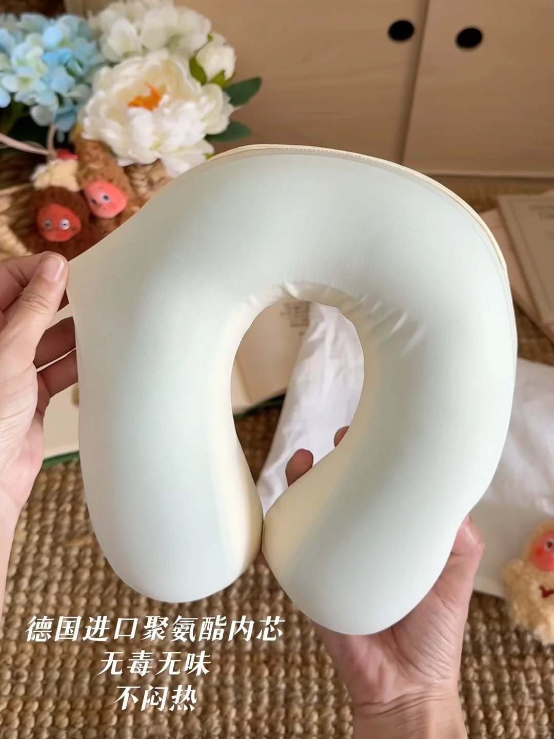 幸福感加倍～护颈枕让娃出行更舒适