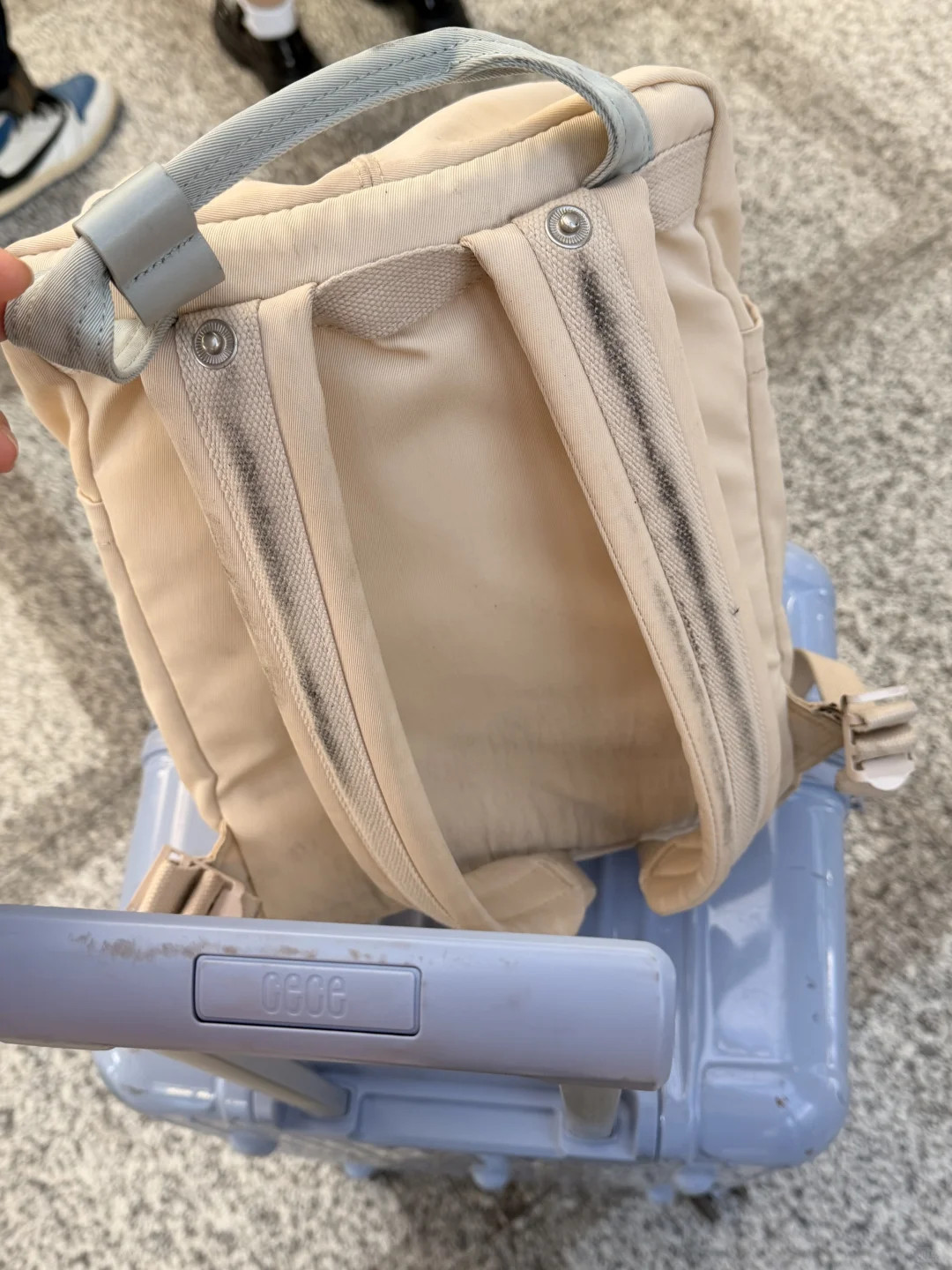 无法原谅地铁安检