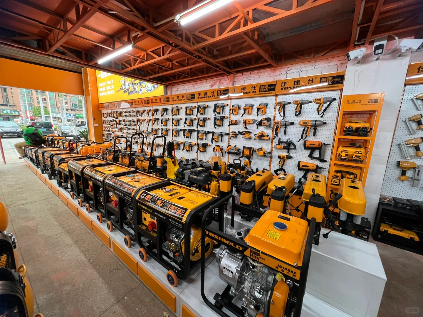 五金机电门店上货效果