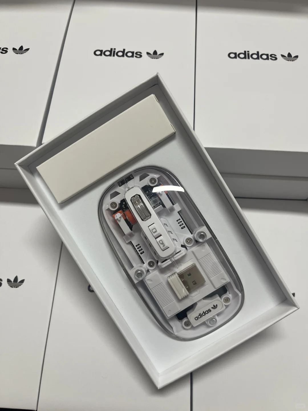 采购必看！adidas三叶草透明鼠标，潮牌办公礼