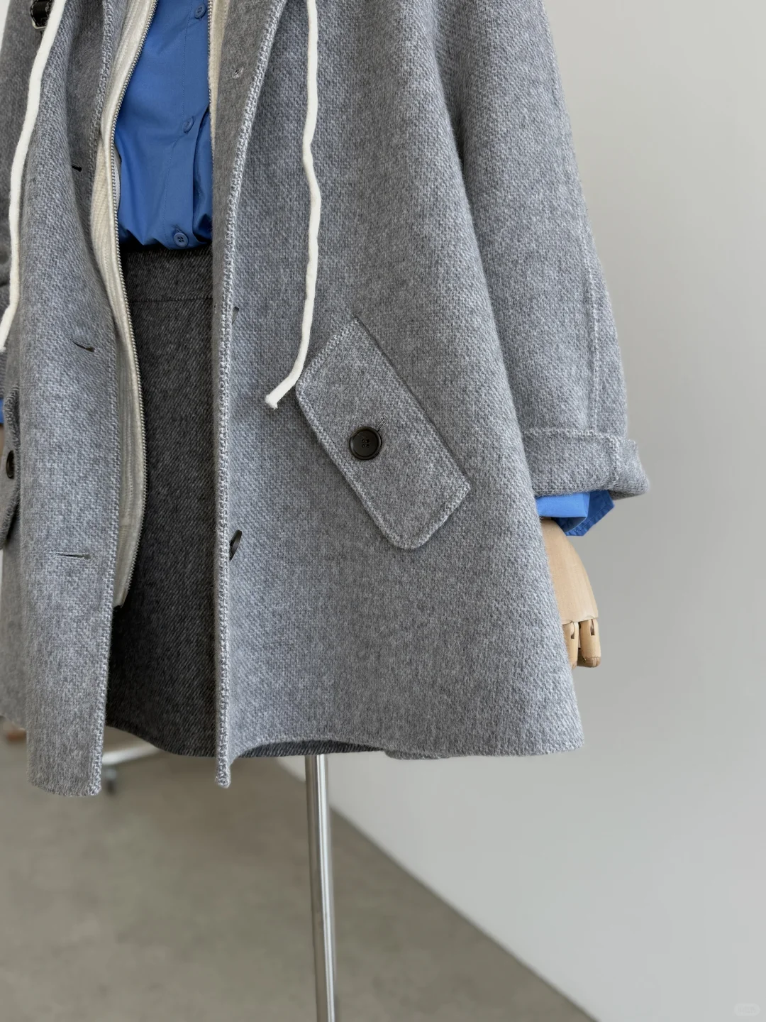 秋冬的时髦-小A字版大衣也可以这么甜