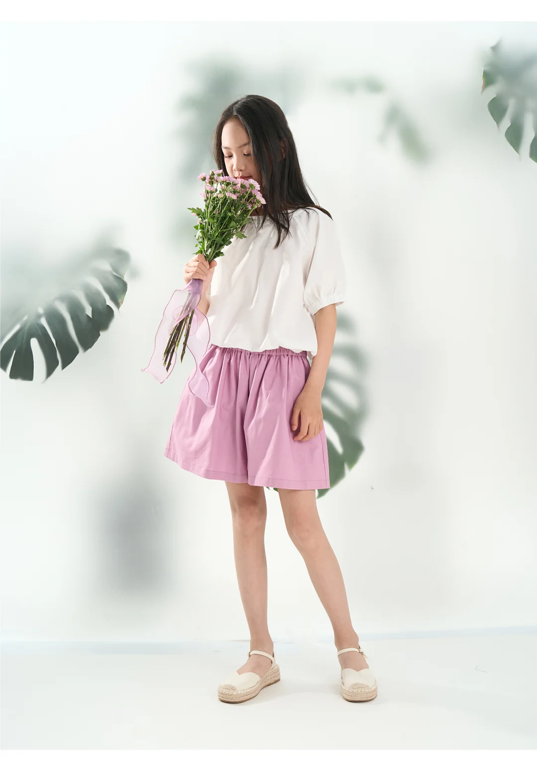 春夏松弛感密码｜棉麻花苞 A 字短裙裤?