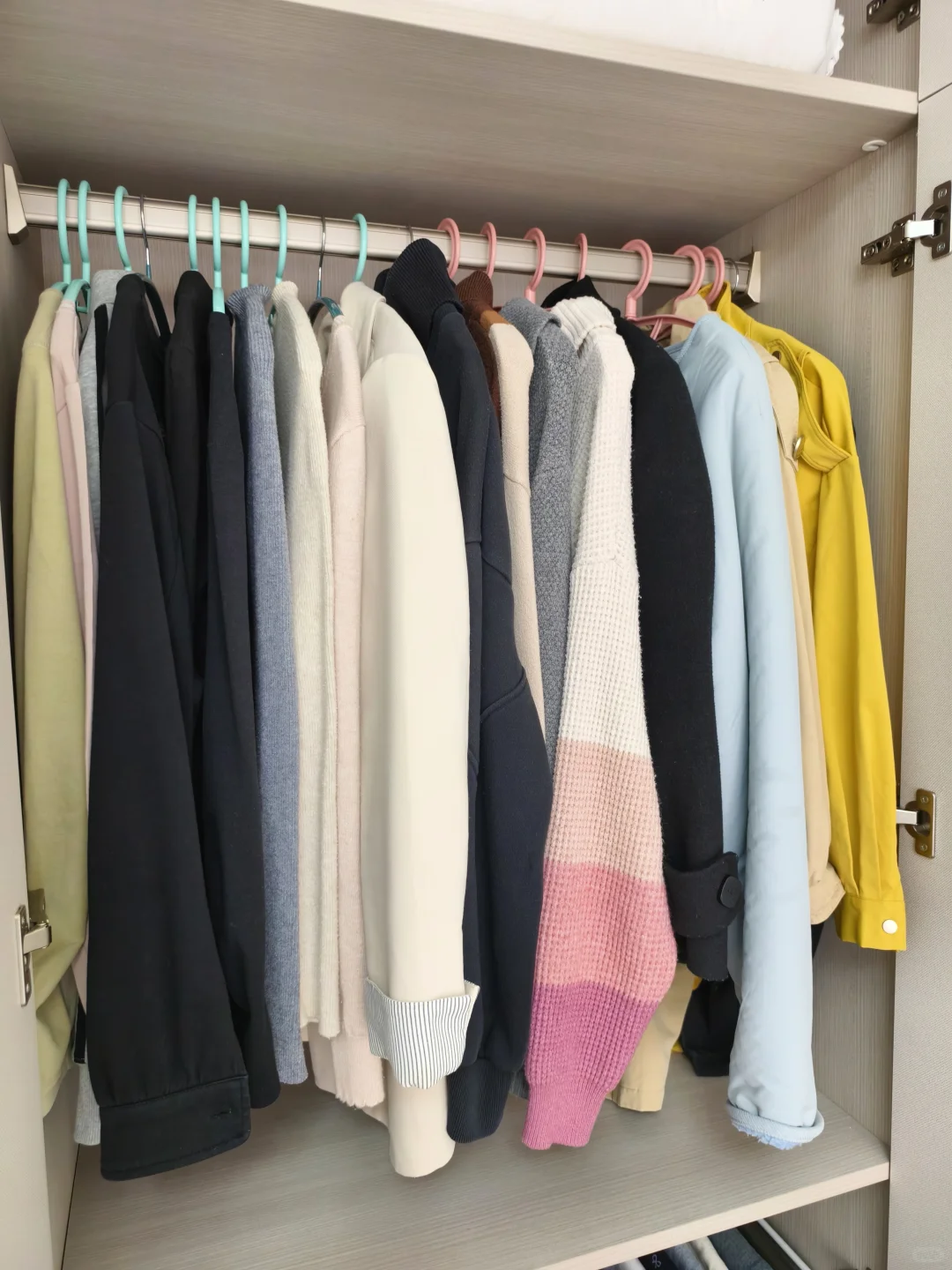 忙碌妈妈的收纳秘诀:能挂的,绝不叠!