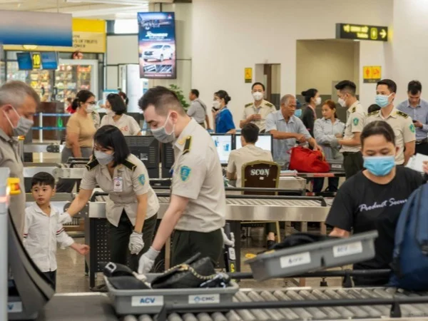 ✈️越南机场安检新规！?不脱鞋不掏电脑