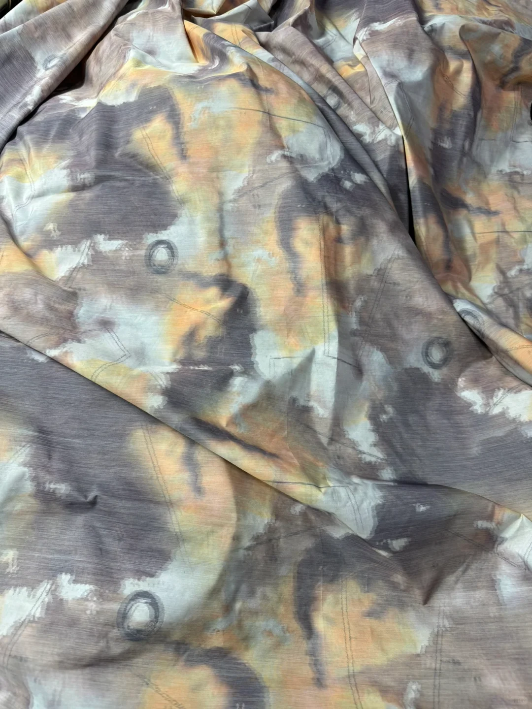 新工艺，新面料，双经轴印花晕染风格开发