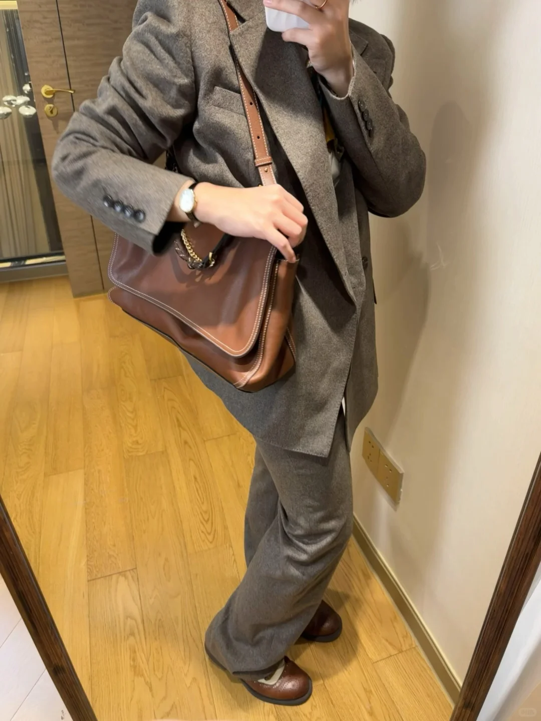 漂亮又高智的正装合集x18（带辣评版