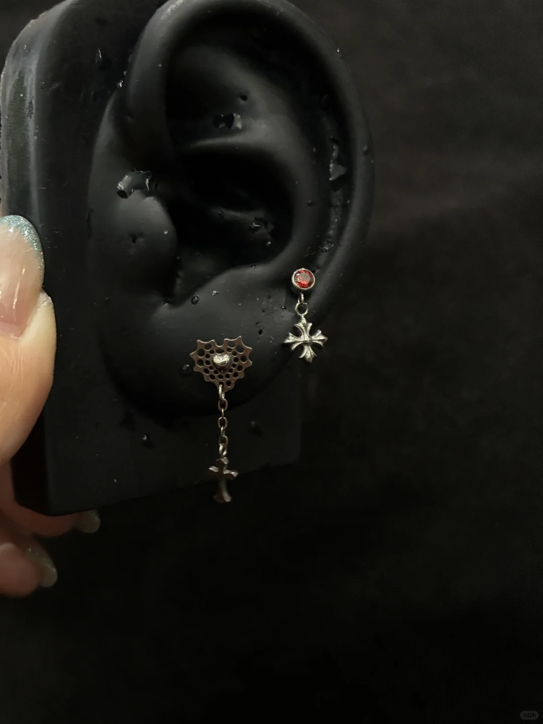 啊啊好看鼠了！！钛合金好看不易撞款的耳坠✨