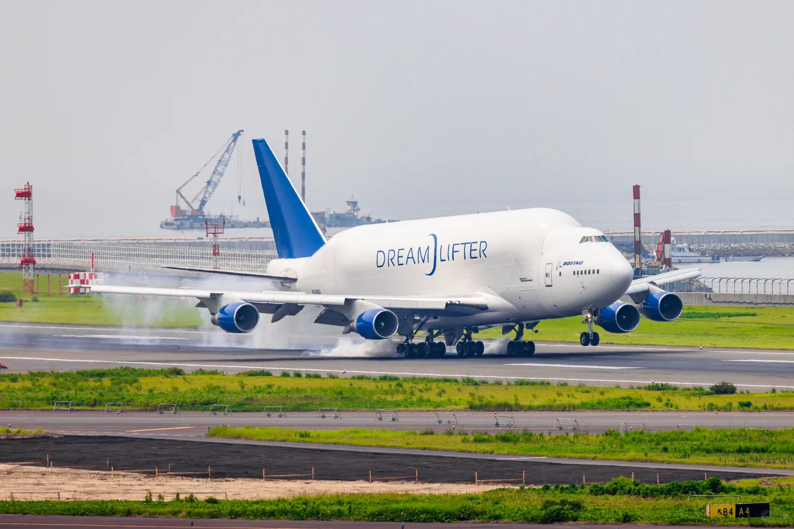 747，你吃啥了长这么胖啊？?️