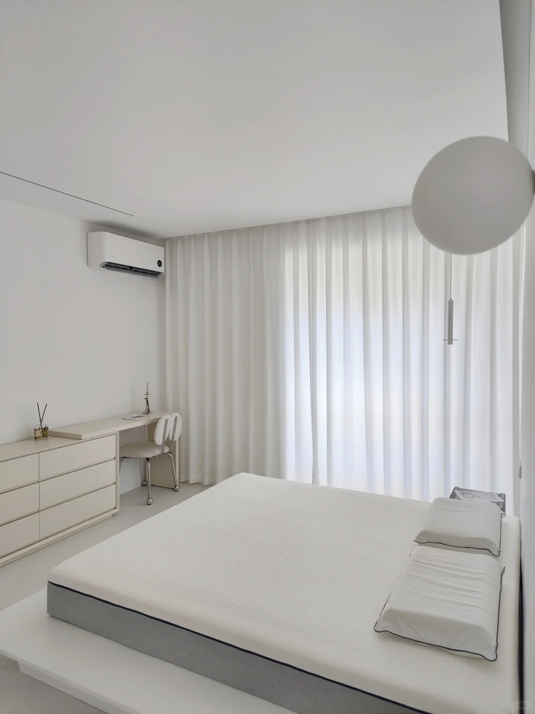 住了两年的卧室仍然空无一物｜简约风