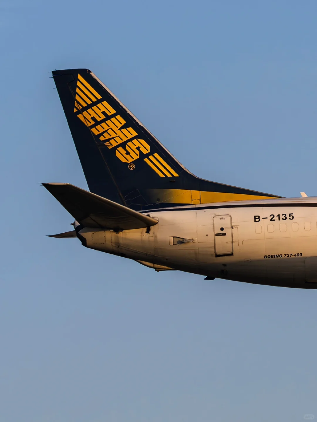 罕见机型 邮政货机波音737-400