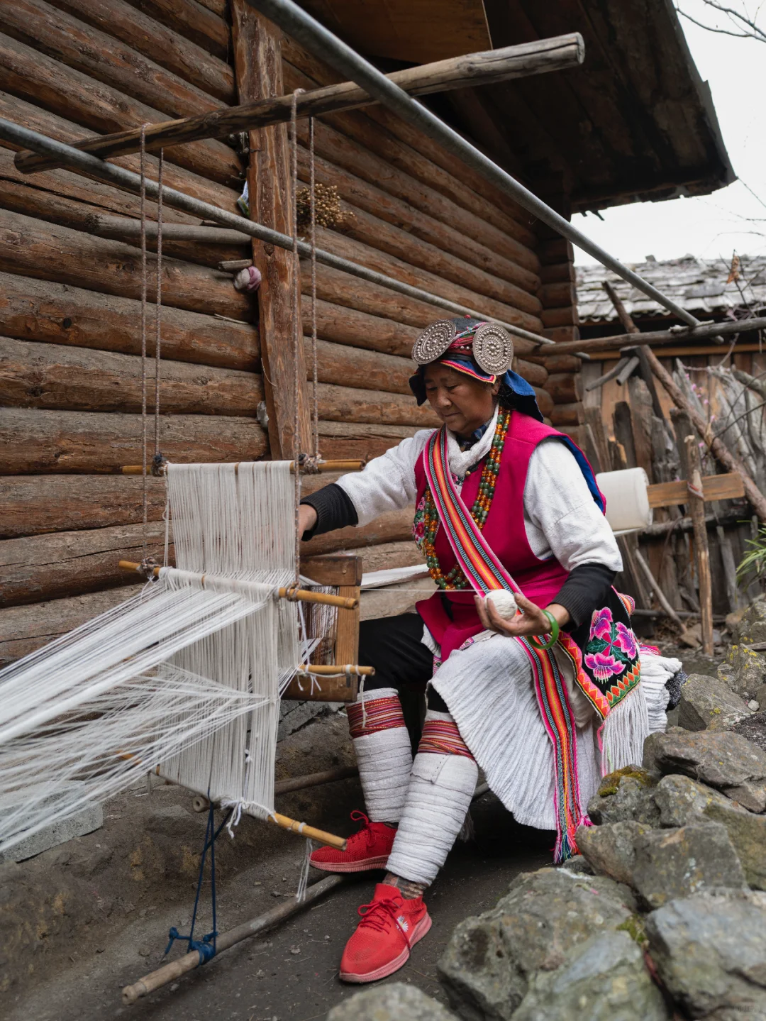 履行|傈僳族的传统纺织工艺