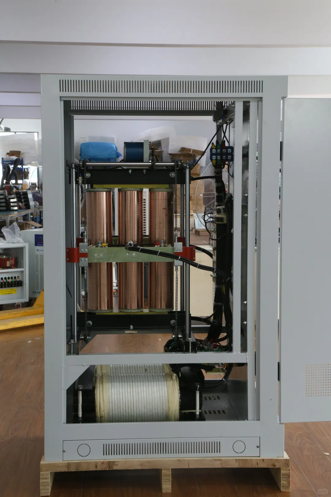 铜柱稳压器和线圈稳压器哪个好