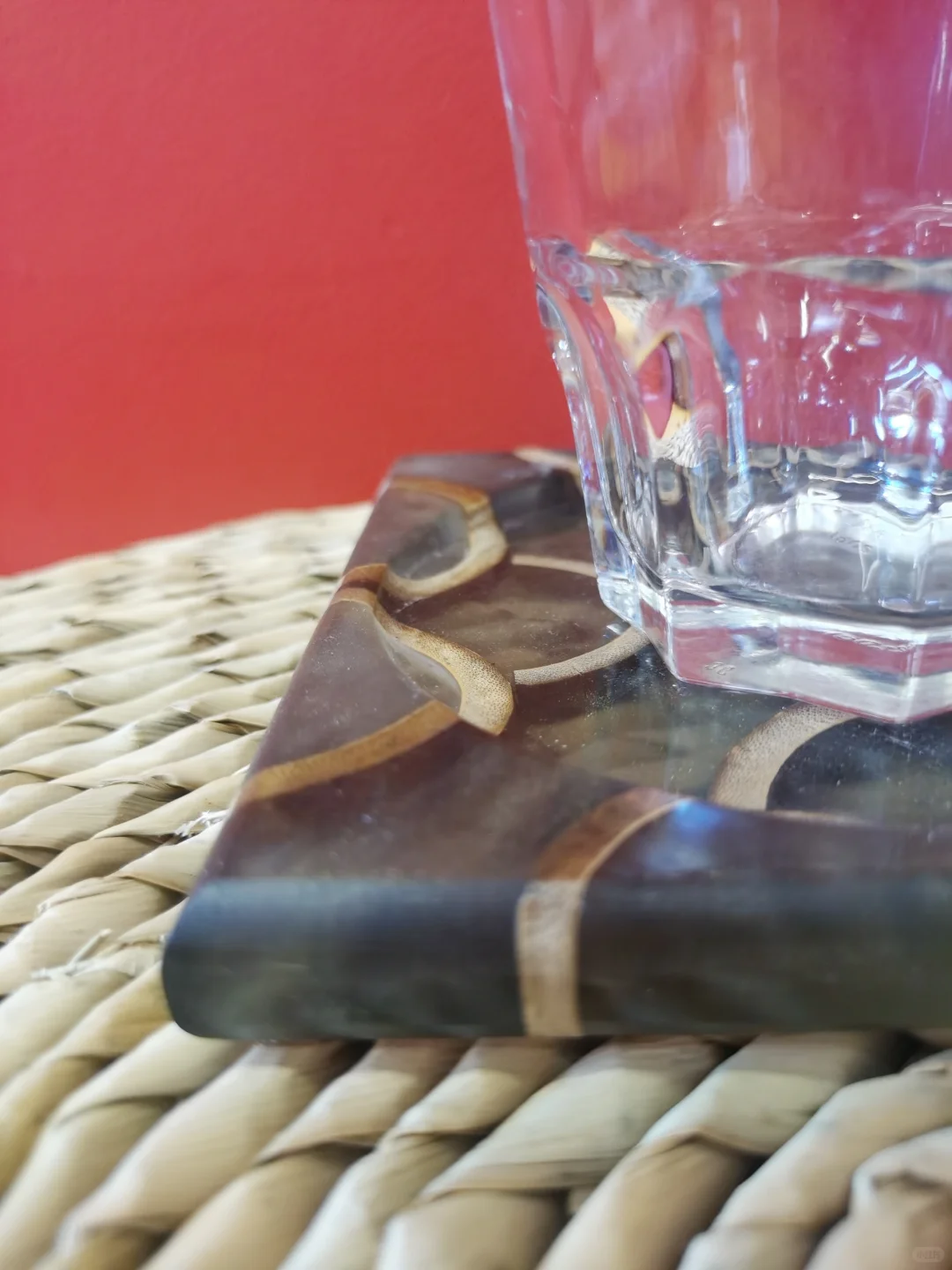 这是一个独一无二的手工杯垫