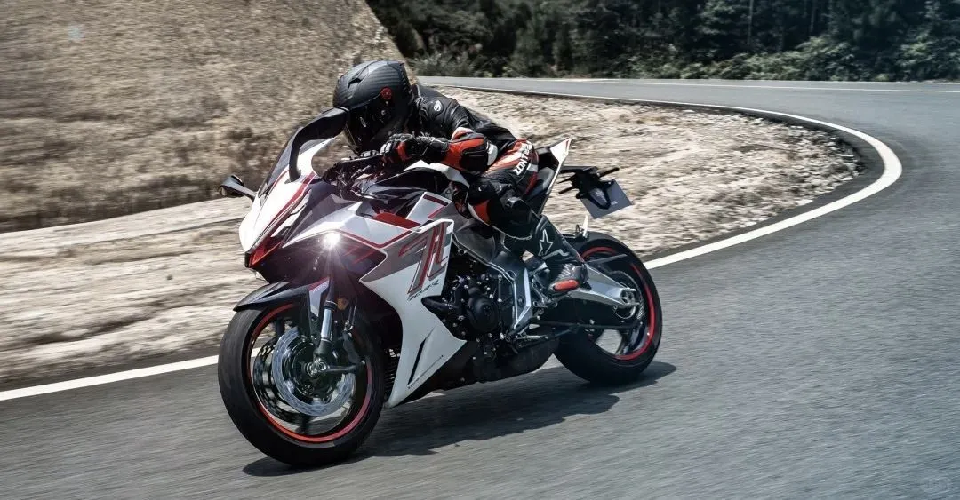 升仕703RR新款亮相 配备电子油门与六轴IMU