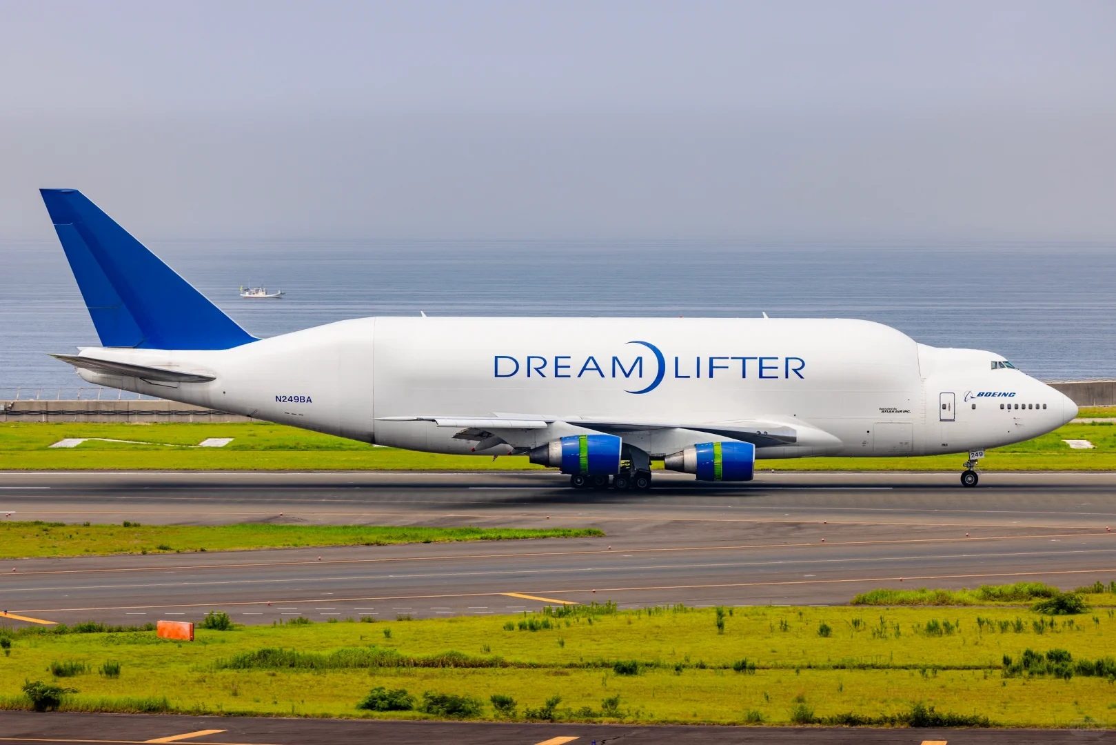 747，你吃啥了长这么胖啊？?️