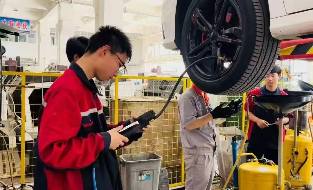 汽修专业实训课日常