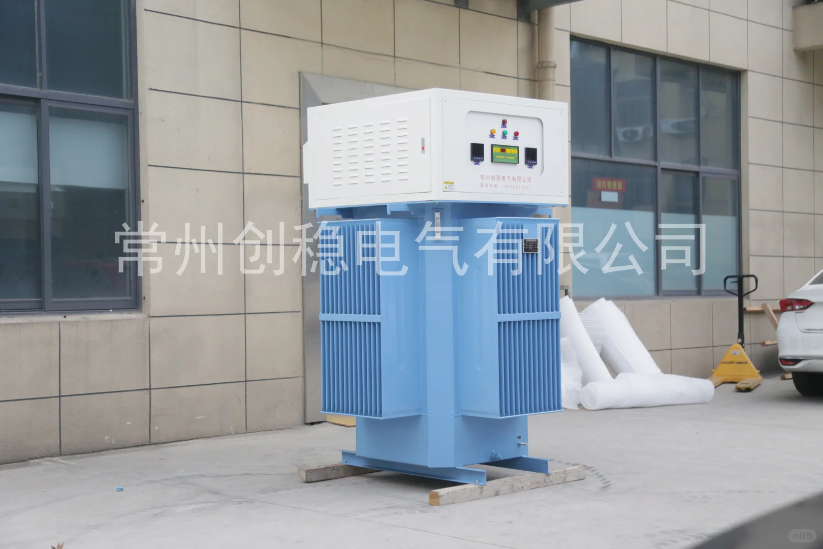 家用光伏电压不稳?加装光伏专用稳压器