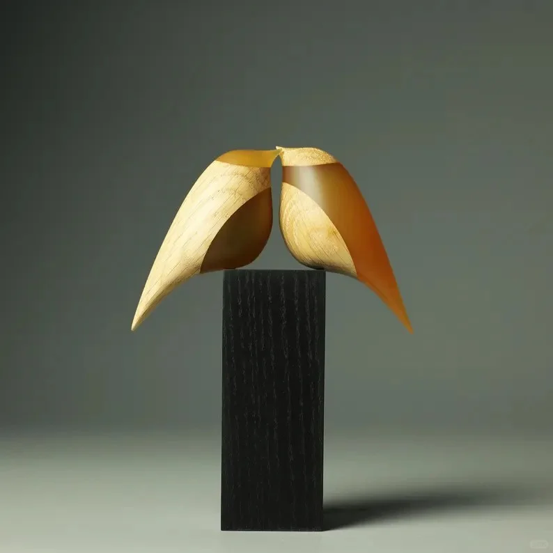 树脂和实木结合的动作雕塑