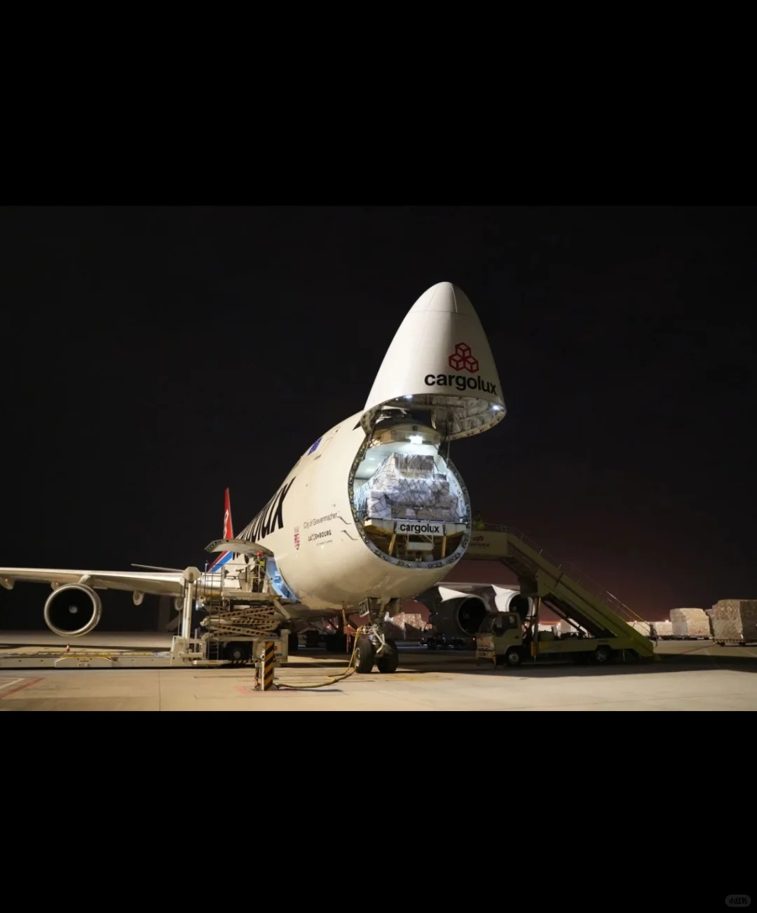 郑州机场创双纪录︳单日92架次全货机