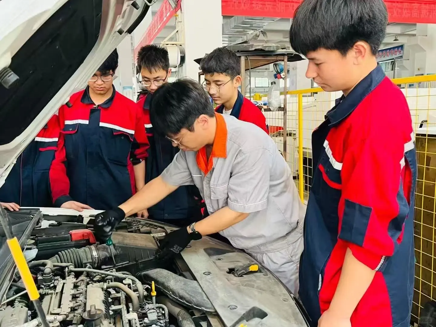 汽修专业实训课日常