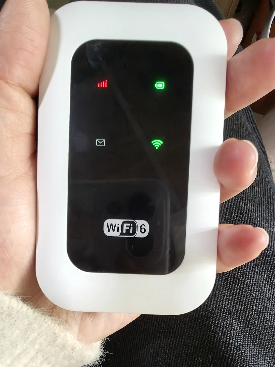 女大学生勇闯随身wifi