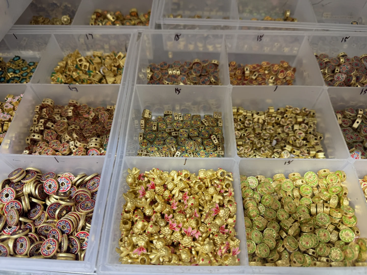 一整个震惊住了，那么多配件