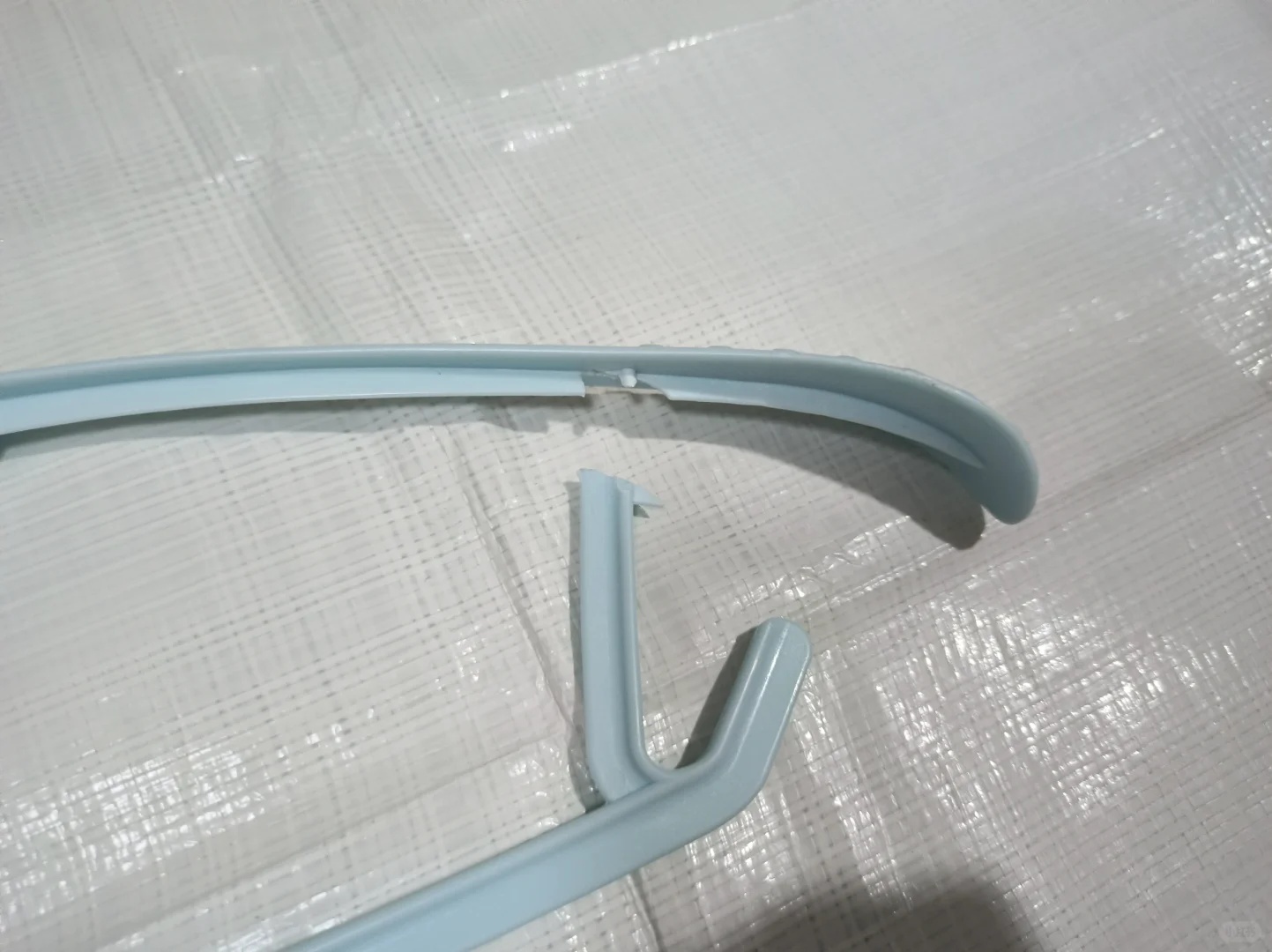 贫穷自制®0元修复破损塑料(饭盒盖/衣架