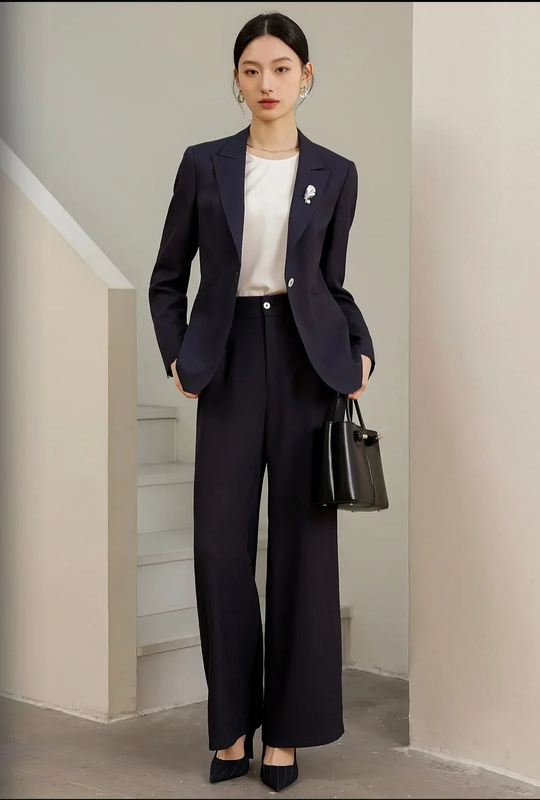 白领重要场合穿着装