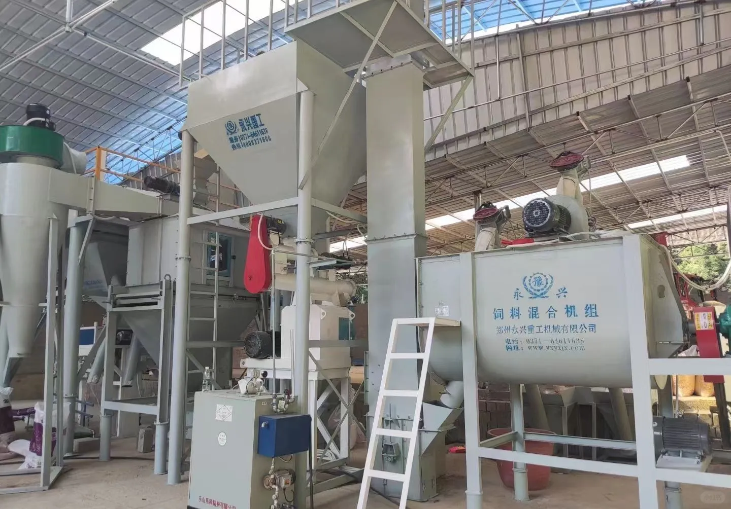 养鸡场生产饲料加工机器设备推动