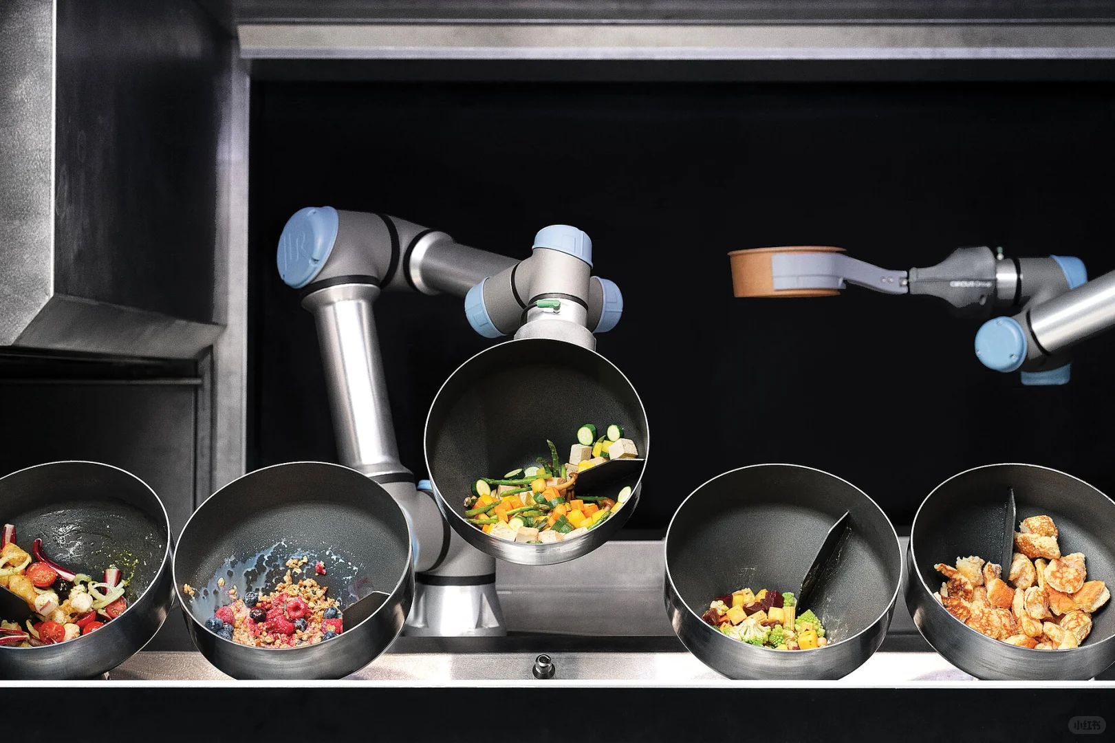 工业级自主餐食生产机器人设计分享