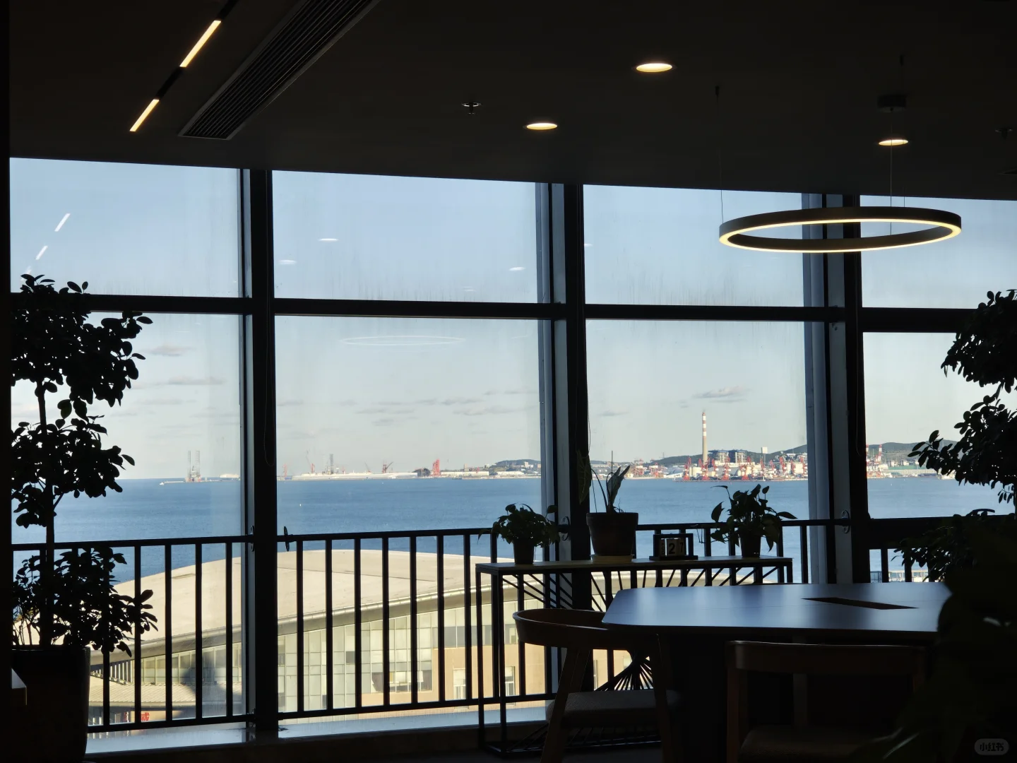 一线海景里的高性价比办公优选