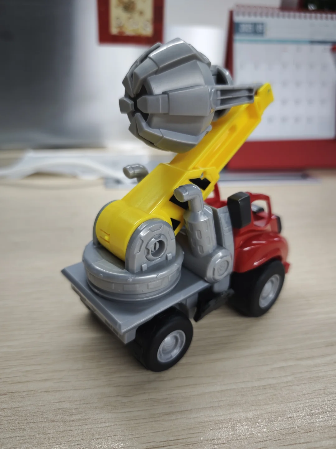 环氧树脂AB胶:修复PVC硬质塑料玩具