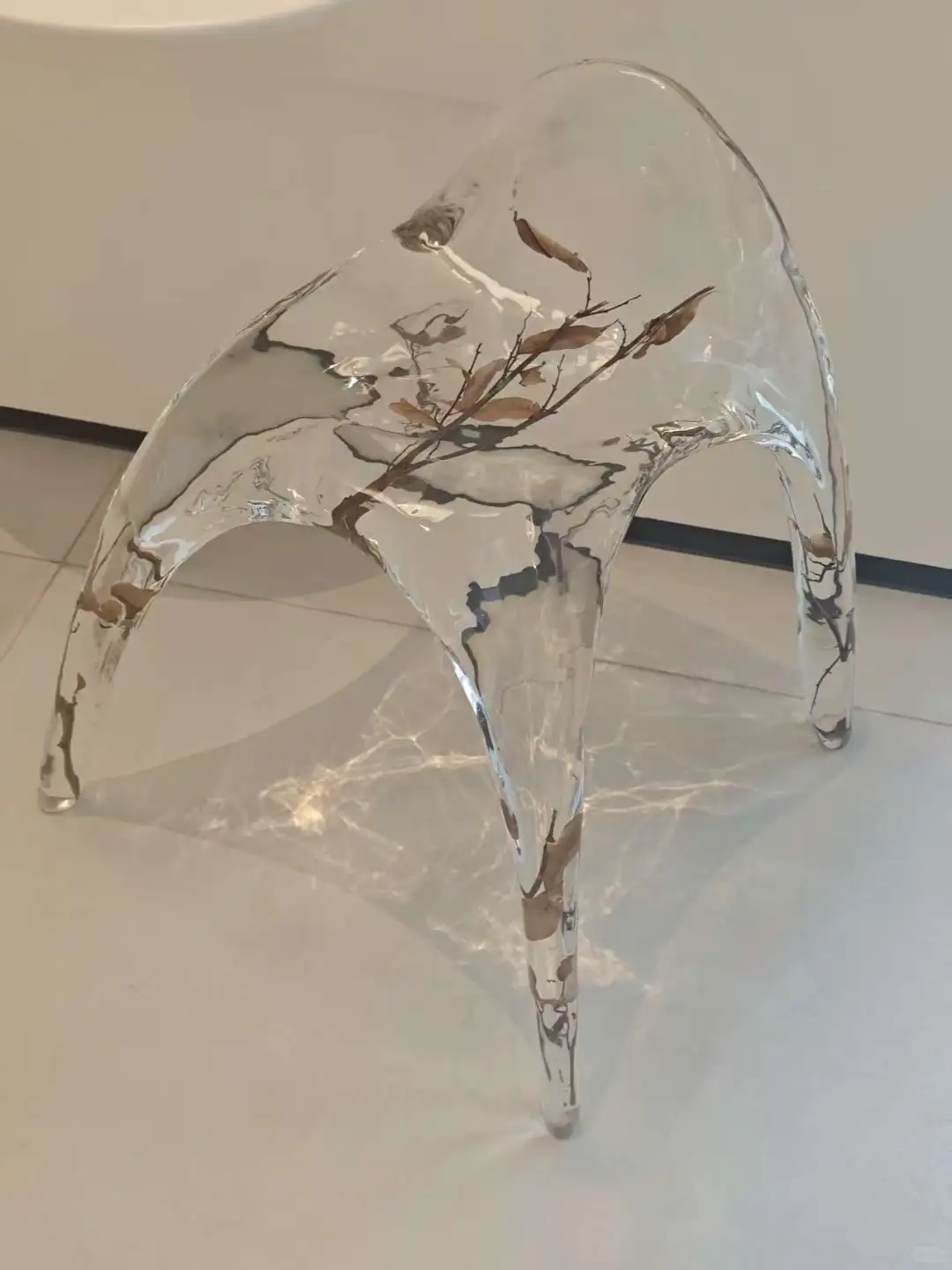 凝固自然的艺术坐具 —— 树脂枯枝花艺凳