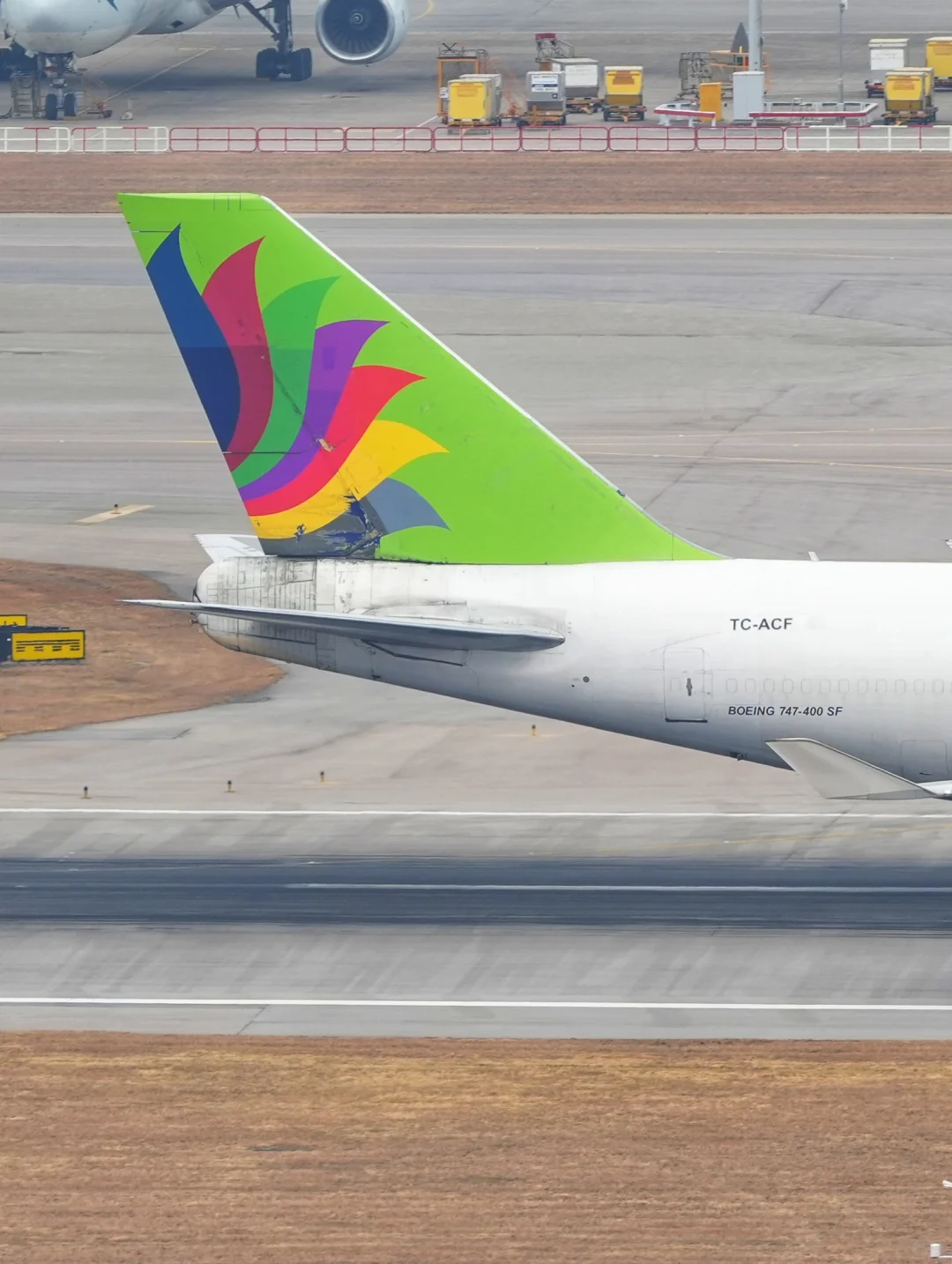 多次易主依旧服役,高龄女王为何经久不衰?