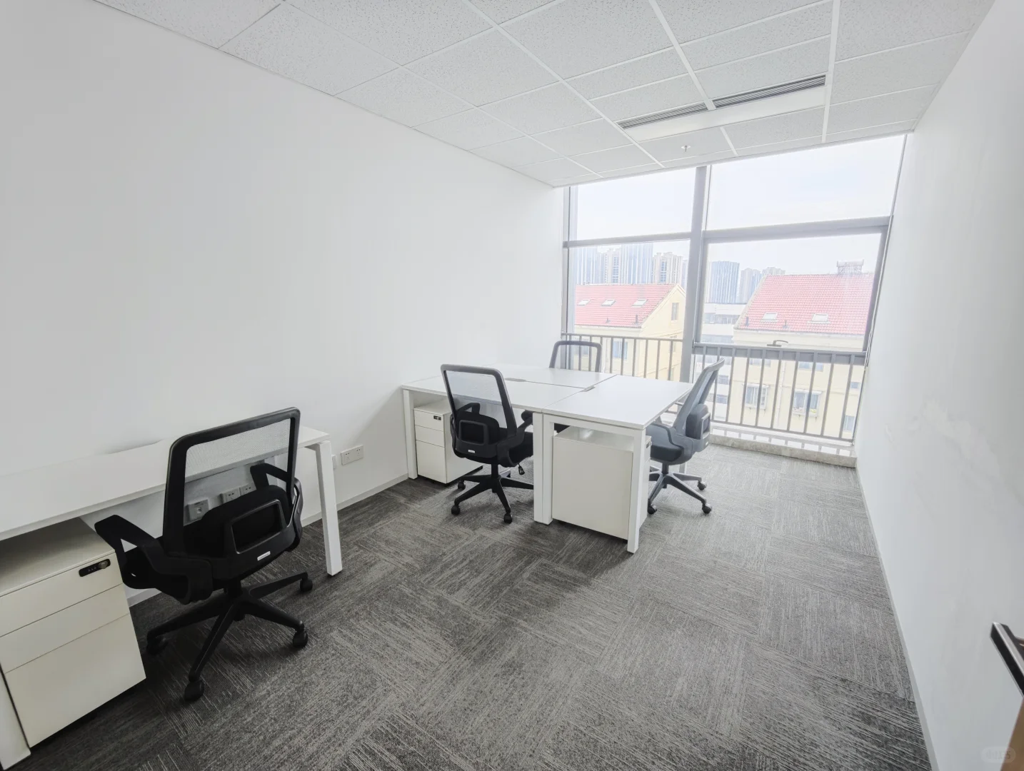 一线海景里的高性价比办公优选