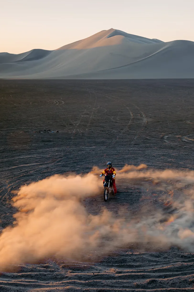 以摩托车越野赛为灵感的搭配估计很多人喜欢