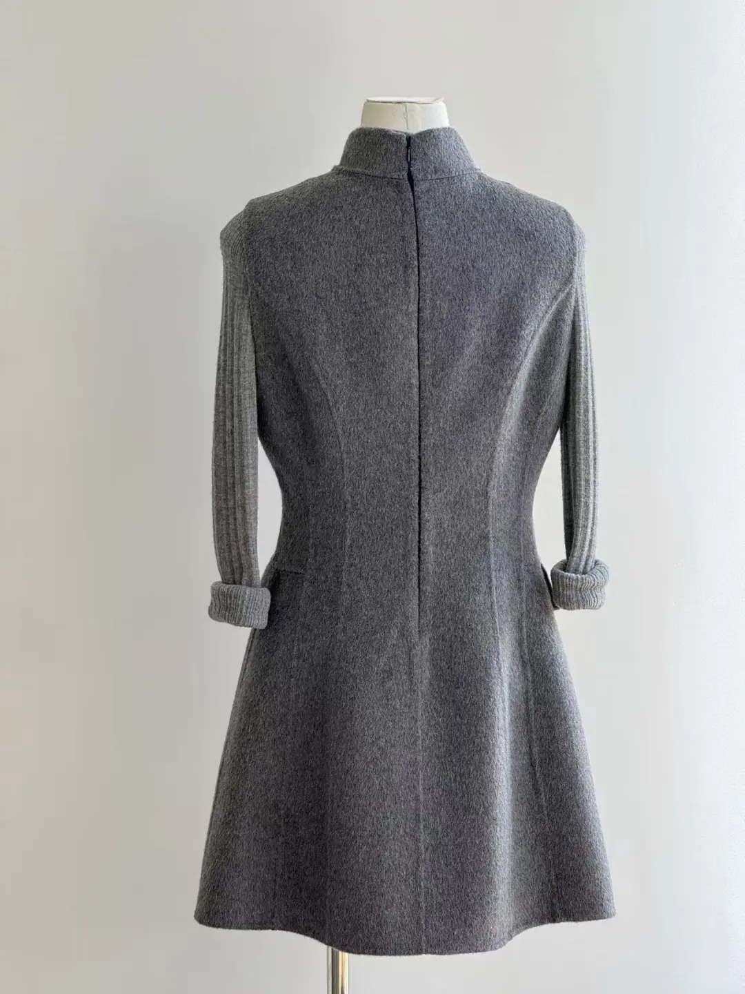 老钱风格雷背心裙真的鲨疯了?️?️