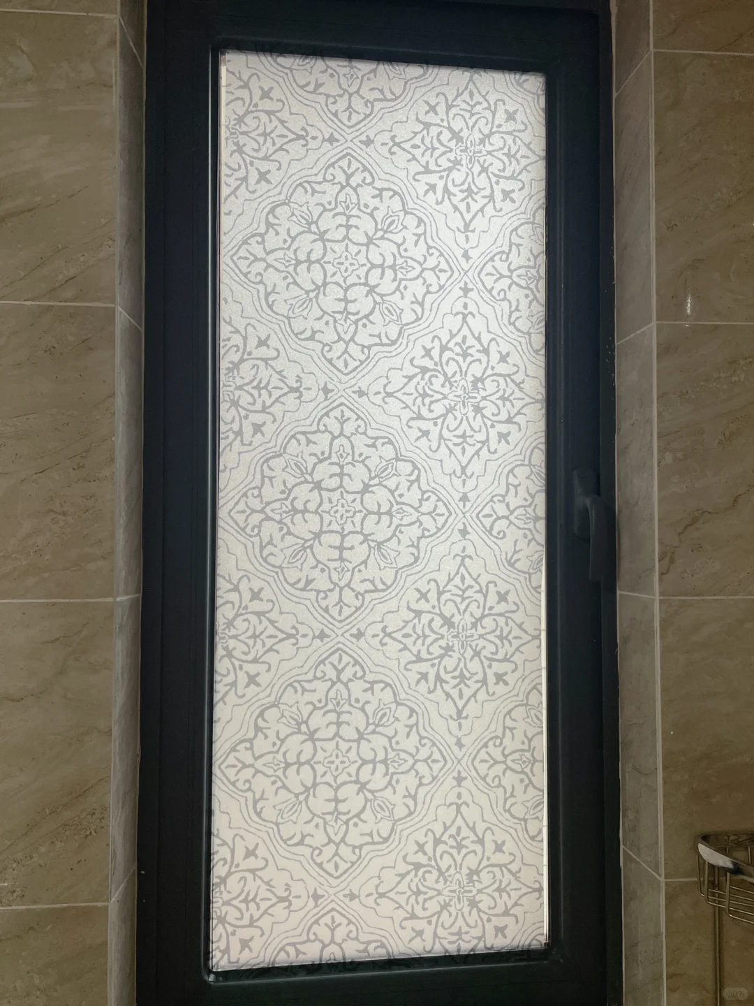 邻居都在问的浴室玻璃贴，好看得藏不住