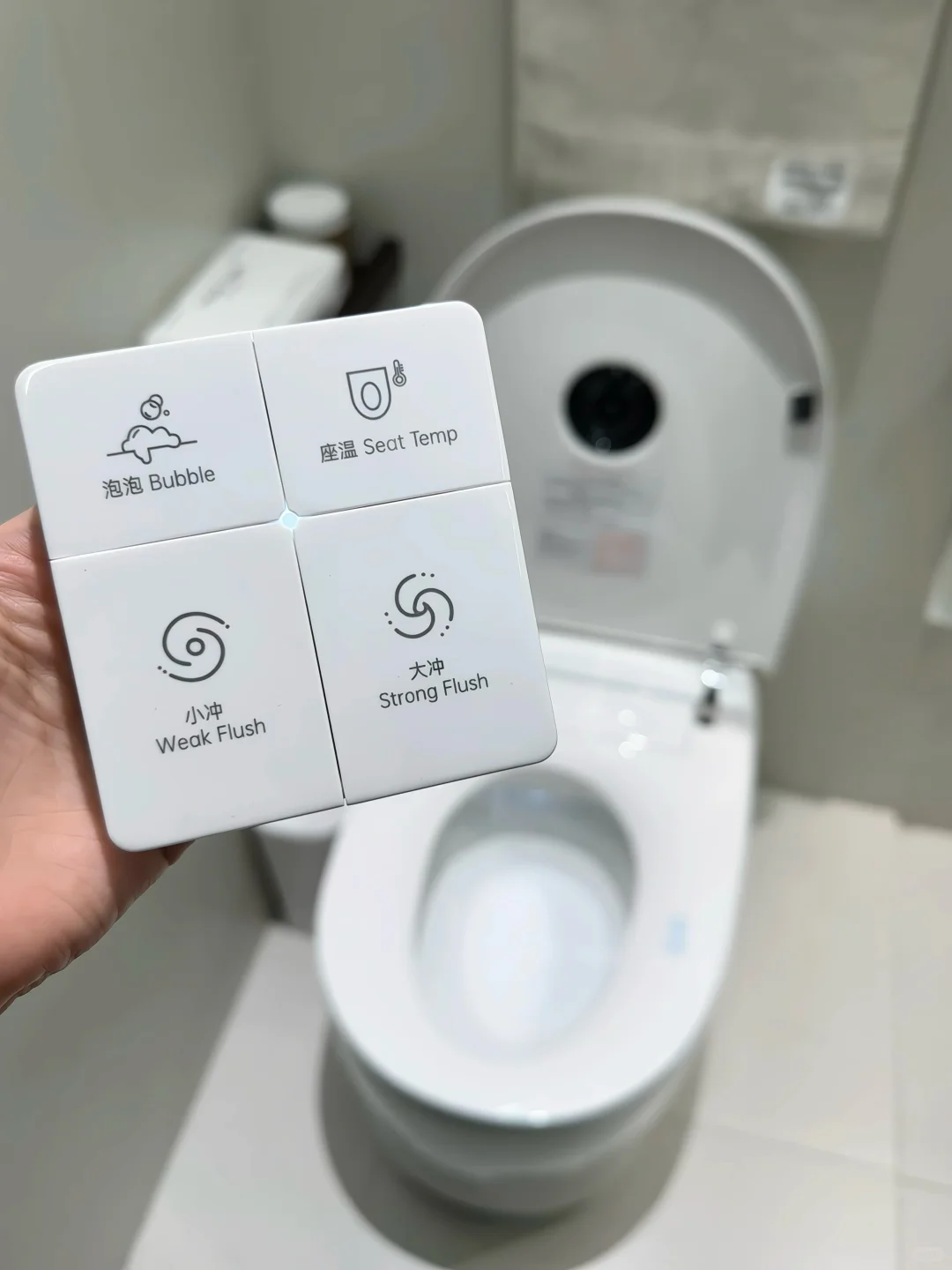 网购轻智能马桶初体验！安全下车