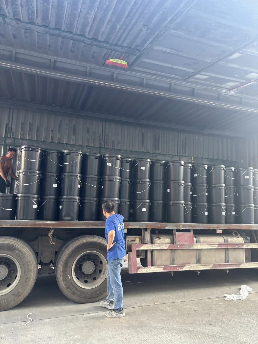 肇庆百千万工程，真石漆发货进行时?