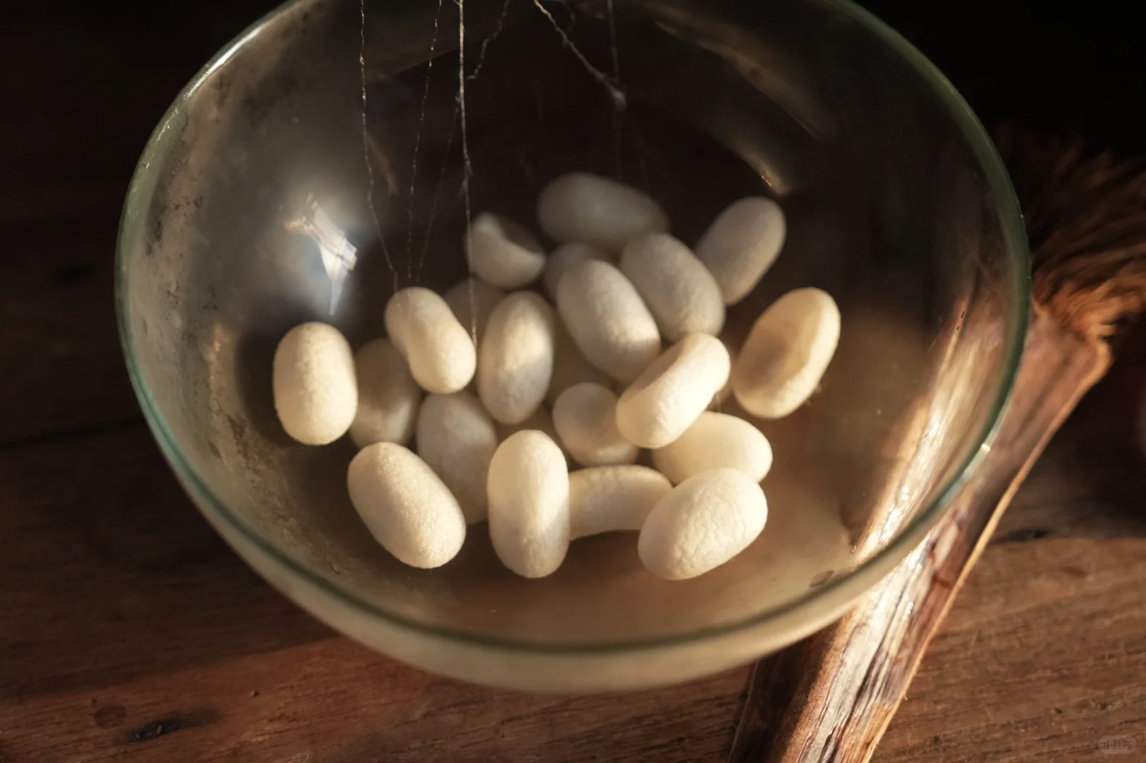 织布课里重要的一个环节 - 缫丝