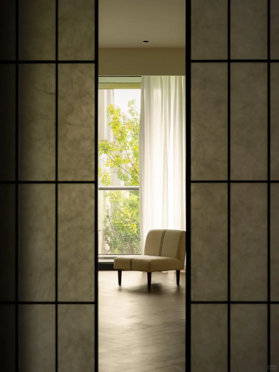 宋式美学～温和质朴和纸玻璃+金属格珊 ??