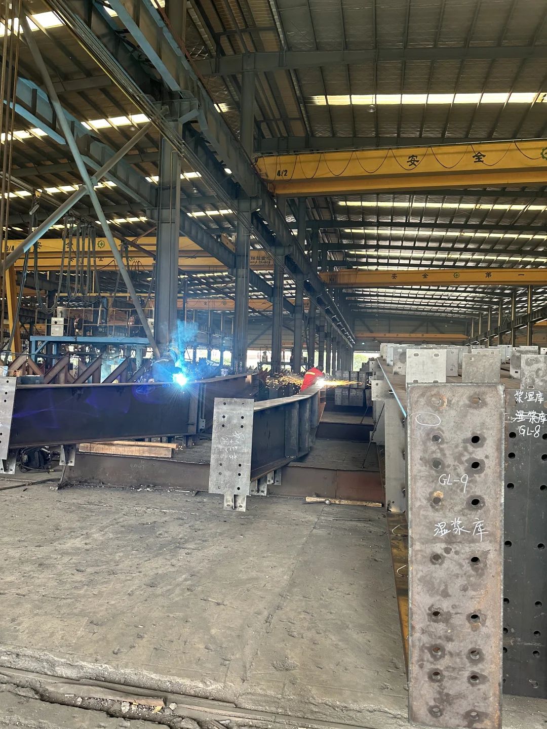 探秘超级钢结构工厂！占地5万平 日出货150吨