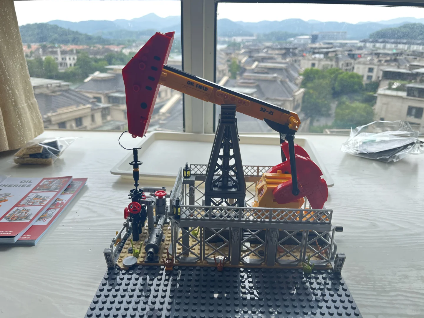 本人拼搭的第1⃣️8⃣️6⃣️座街景，石油化工厂