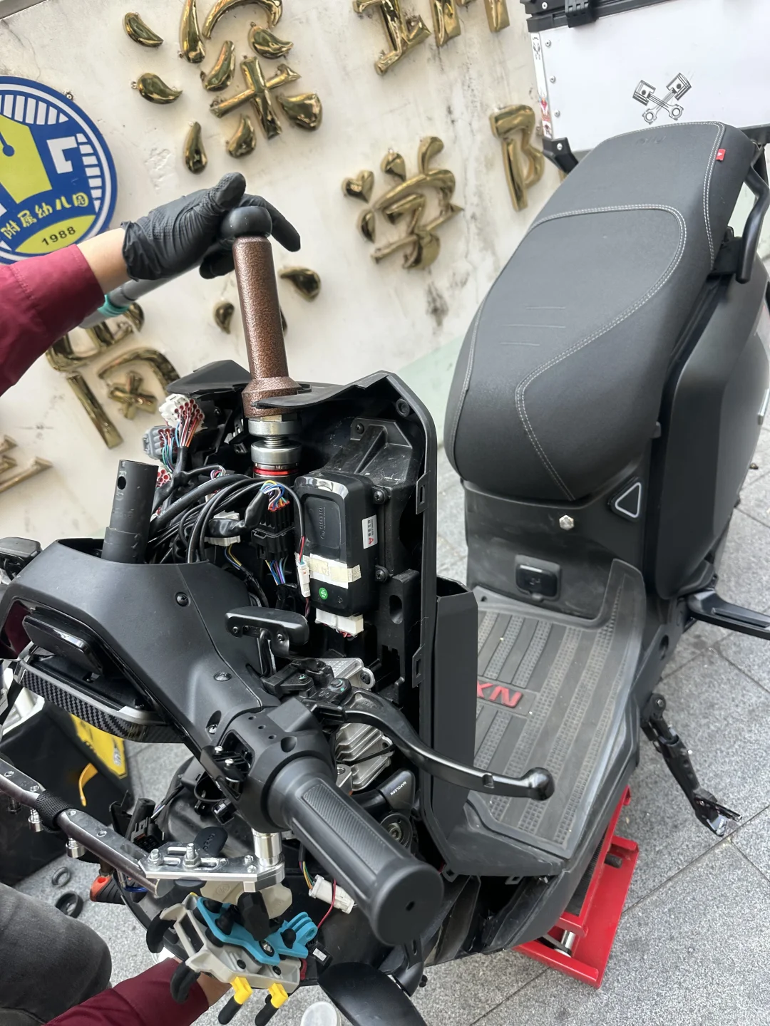 小牛九号雅迪新国标电动车压力轴承维修教程