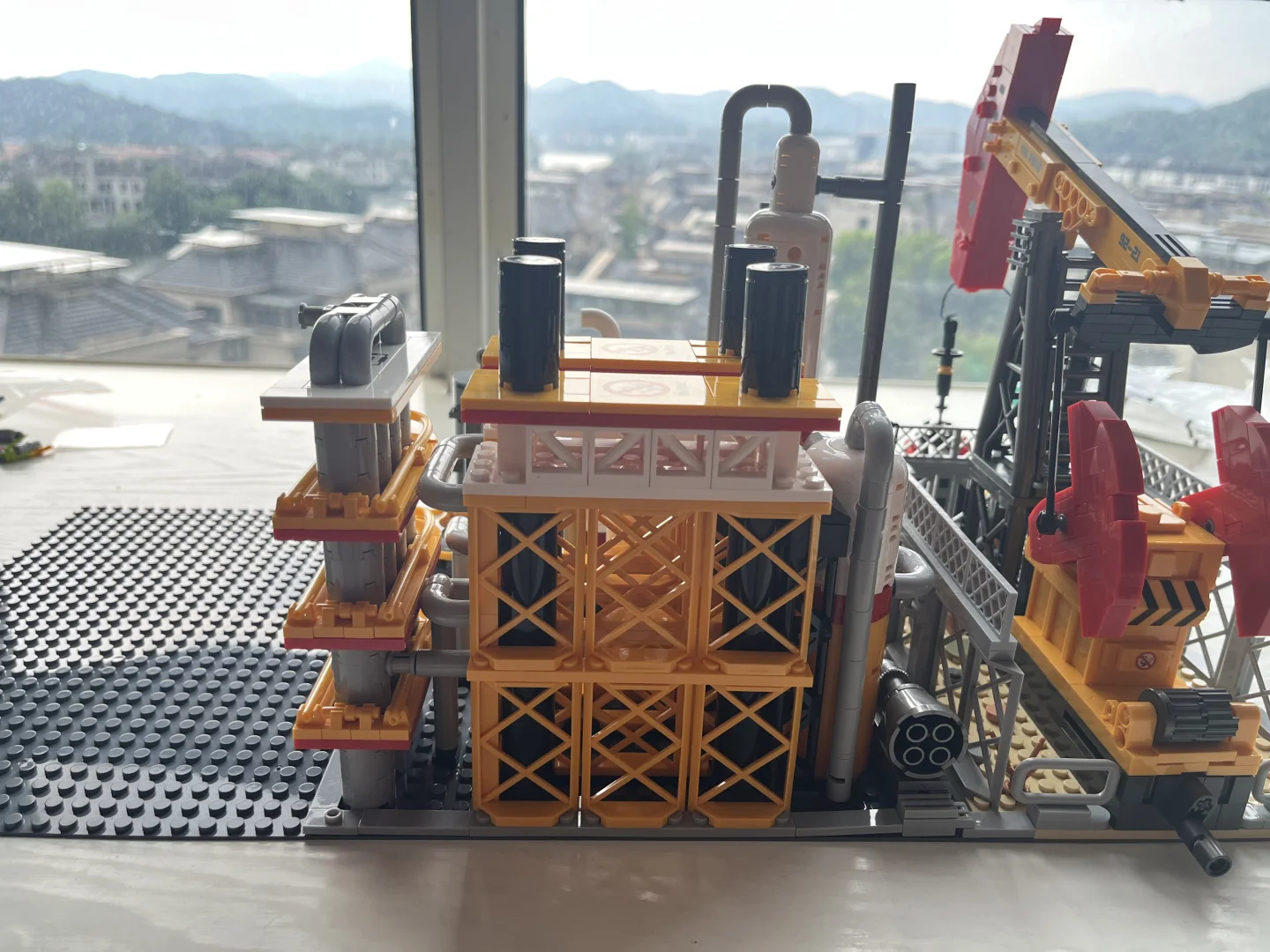 本人拼搭的第1⃣️8⃣️6⃣️座街景，石油化工厂